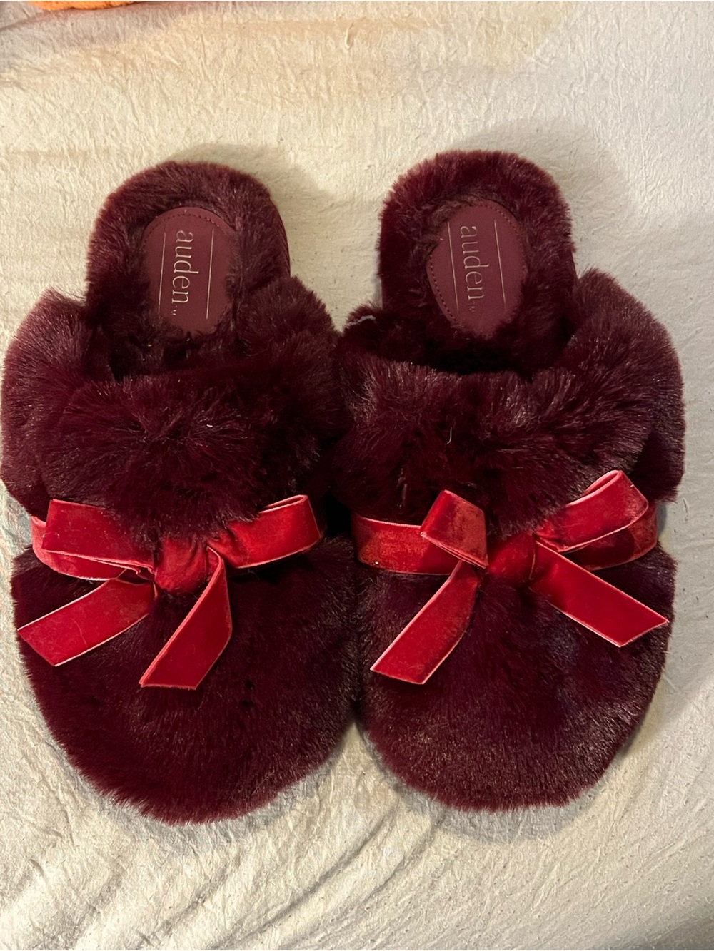 Auden Wine Faux-Fur Slide Slippers with Velvet Bow Accent
